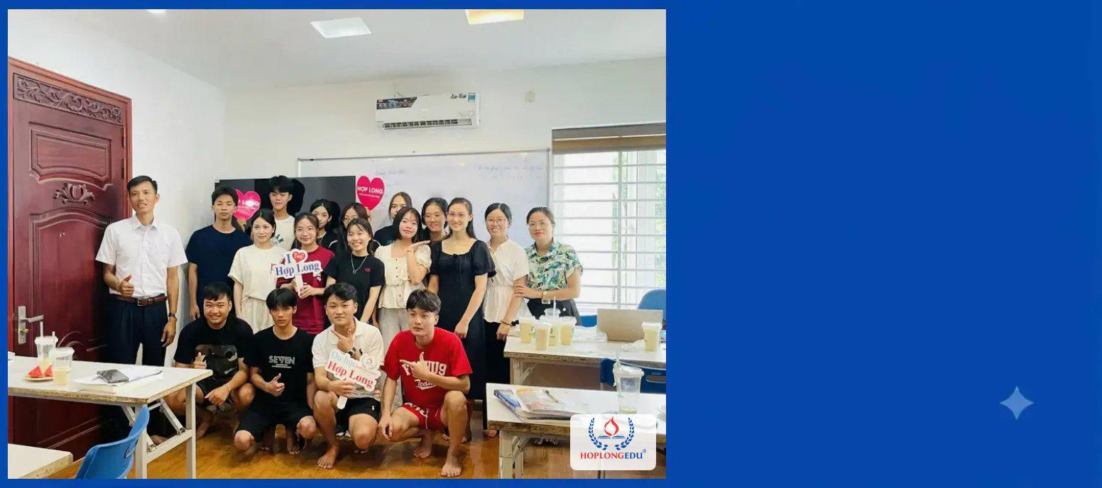 Thầy cô và học viên Hợp Long Education trong buổi học kỹ năng trước khi bay